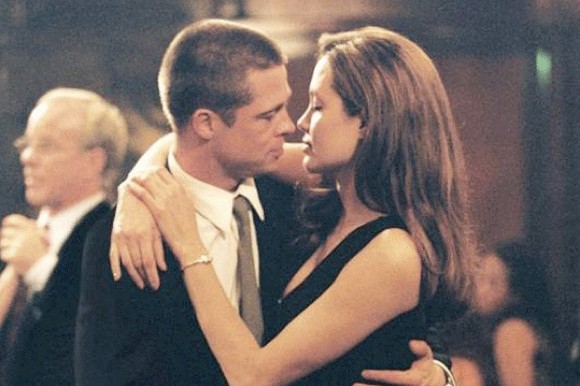 Brad Pitt and Angelina Jolie in Mr. &amp; Mrs. Smith
