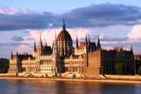 Hungarian Ad Market Continues Decline